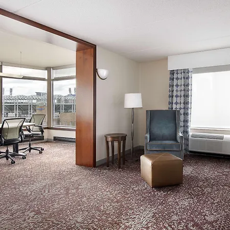 Hilton Garden Inn Cleveland Downtown-3