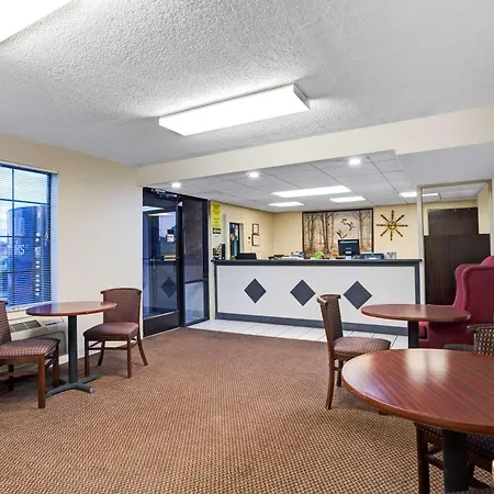 Super 8 By Wyndham Clarksville East-3
