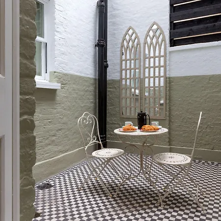 Collingham Serviced Apartments-3