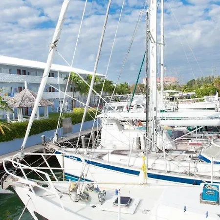 Flamingo Bay Hotel & Marina-3