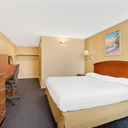 Super 8 By Wyndham Milford/New Haven-3