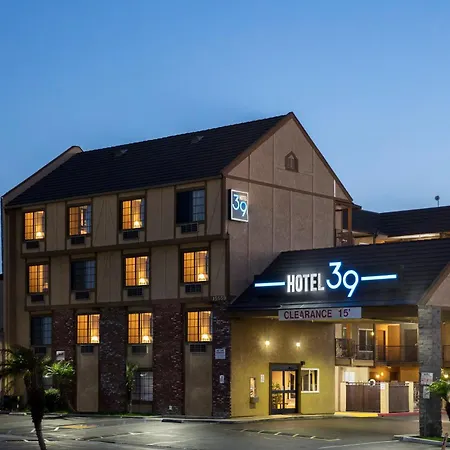The Hotel 39-3