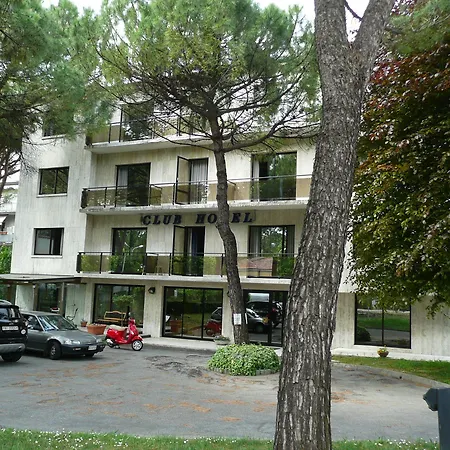 Club Hotel-2