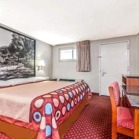 Super 8 By Wyndham North Bergen Nj/Nyc Area-2