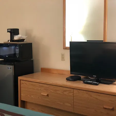 Super 8 By Wyndham Moose Jaw Sk-3