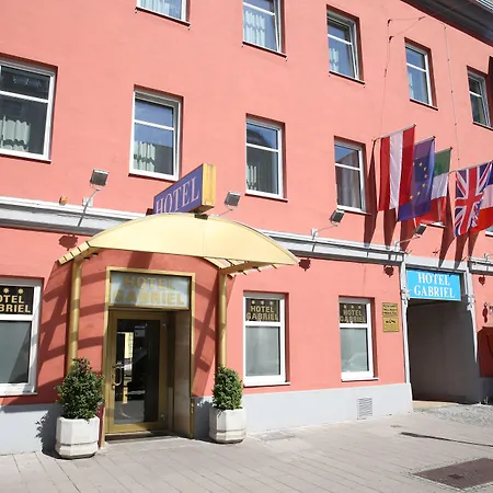Garten- Und Kunsthotel Gabriel City-3