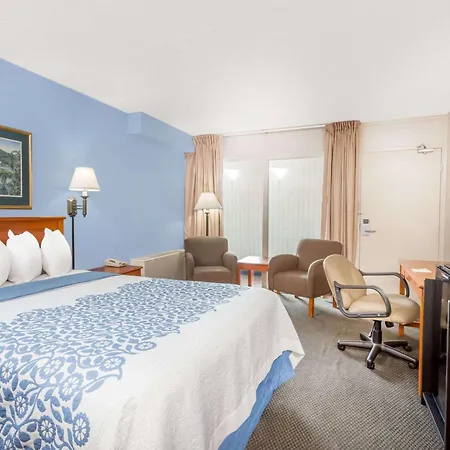Days Inn By Wyndham Cedar Falls- University Plaza-2