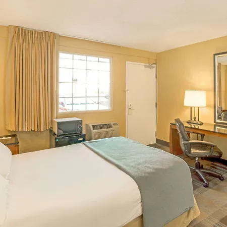 Travelodge By Wyndham Silver Spring-3