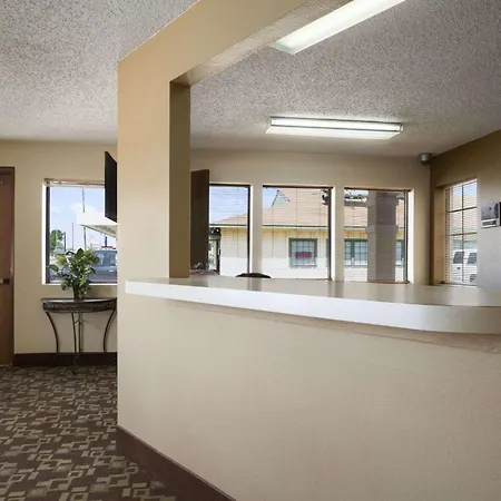 Super 8 By Wyndham Blackwell-2