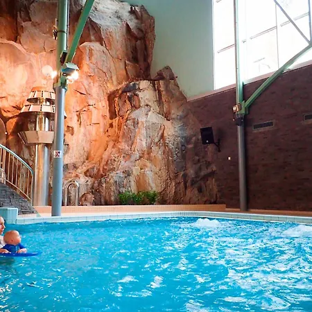 Holiday Club Tampereen Kehraeaemoe-3