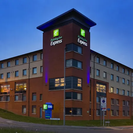 Holiday Inn Express London Luton Airport By Ihg-2