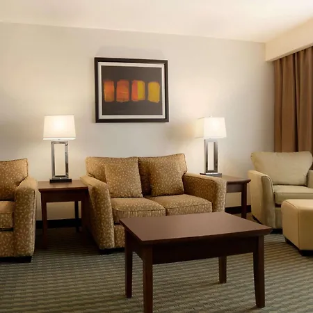 Travelodge Hotel By Wyndham Weyburn-3