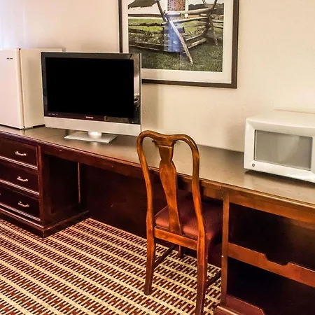 Economy Inn & Suites-3