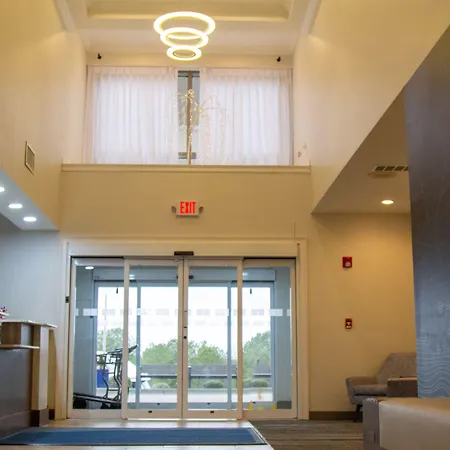 Holiday Inn Express & Suites Cullman-3