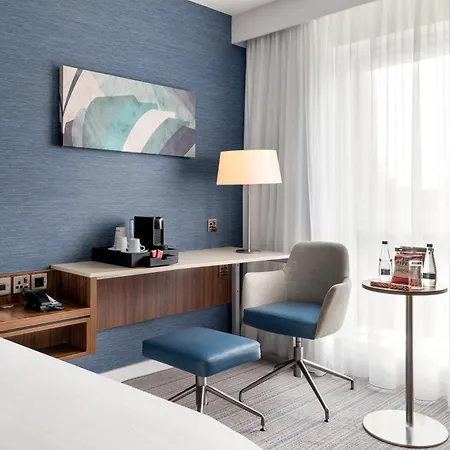 Courtyard By Marriott Glasgow Airport-2