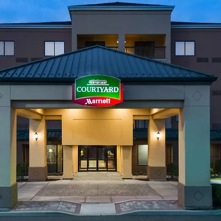 Courtyard By Marriott Danbury-3