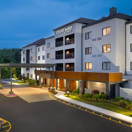 Courtyard By Marriott Danbury-3