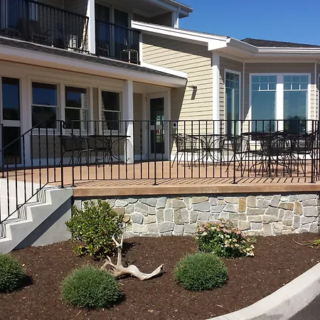 Belfast Harbor Inn-3