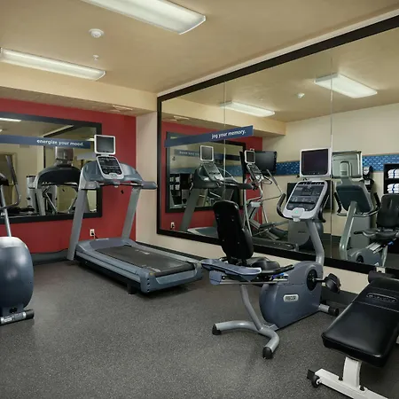 Hampton Inn Helena-2