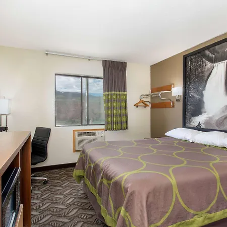 Super 8 By Wyndham Dubois-2