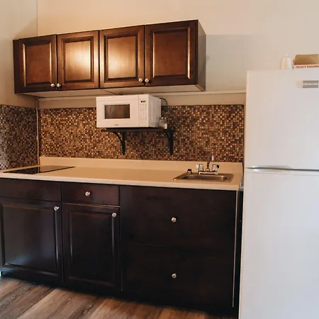 Canadas Best Value Inn And Suites Fernie-3