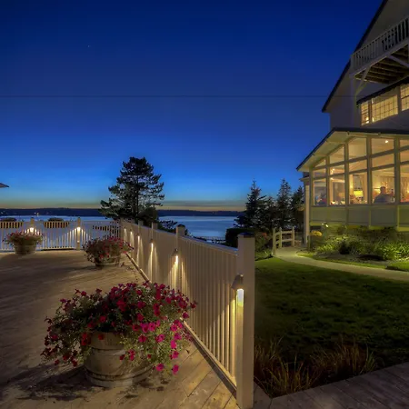 Spruce Point Inn Resort And Spa-2