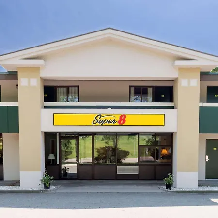 Super 8 By Wyndham White River Junction-2