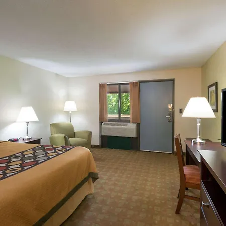 Super 8 By Wyndham White River Junction-2