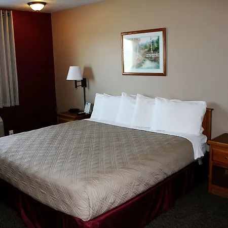 Capri Inn & Suites - Beatrice-3