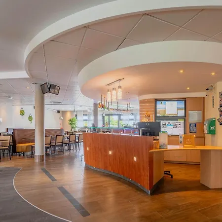B&B HOTEL Calais Terminal Cité Europe 4 étoiles-3