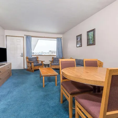 Knights Inn Boardman-3