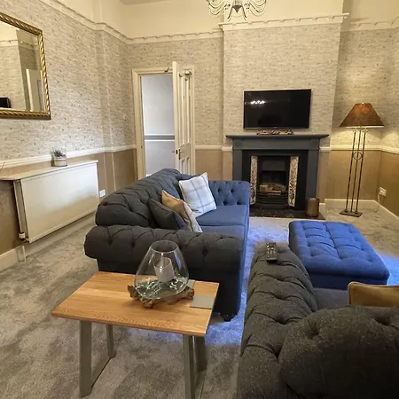 Lynton House-3