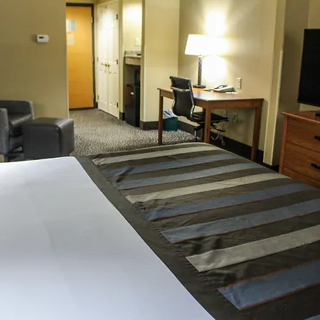 Wingate By Wyndham Little Rock-2