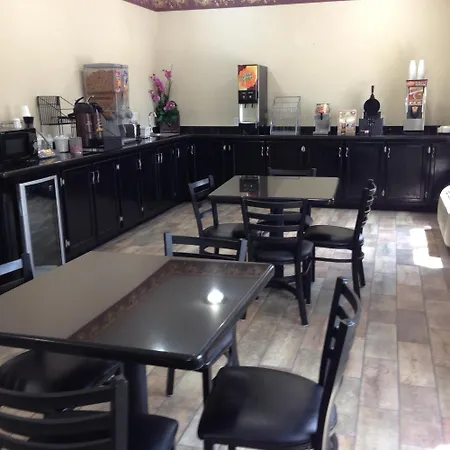 Hotel Piney Woods-3