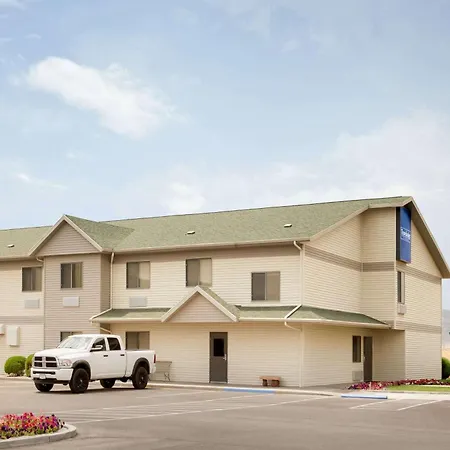 Travelodge By Wyndham Milford-3