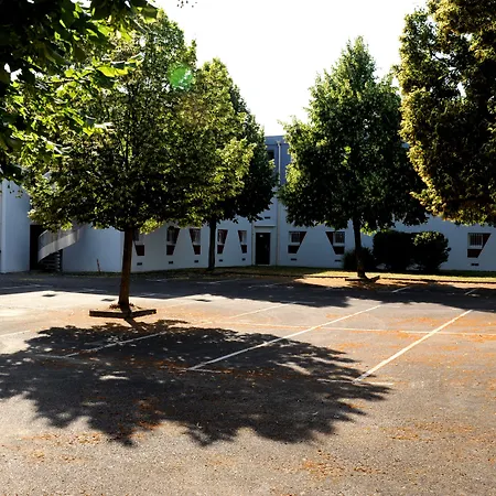 Welcomotel Les Mureaux-2