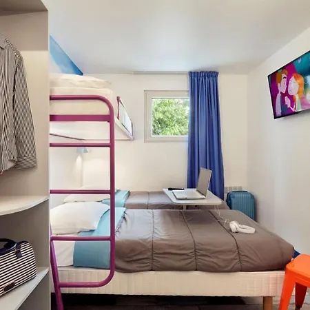 Welcomotel Les Mureaux-3