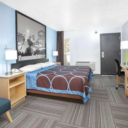 Super 8 By Wyndham City Of Moore-2