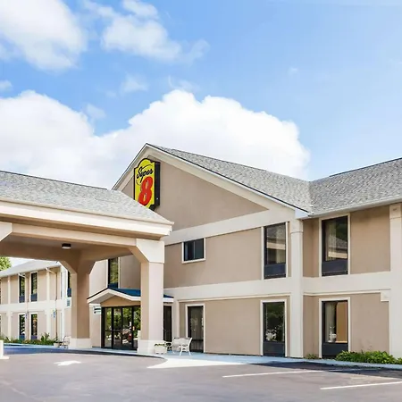 Super 8 By Wyndham Erwin, I-26 Exit 37-3