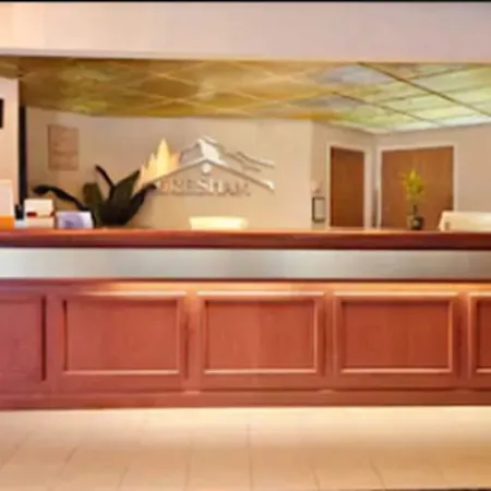 Days Inn & Suites By Wyndham Gresham-2