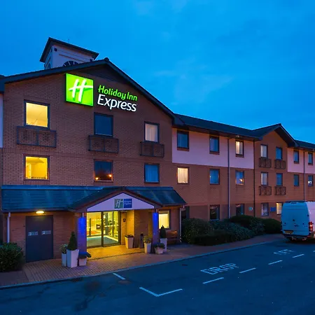 Holiday Inn Express Swansea East By Ihg-2