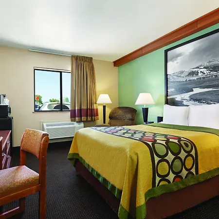 Super 8 By Wyndham Conrad-2