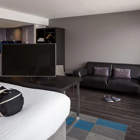 Roomzzz Nottingham City-2