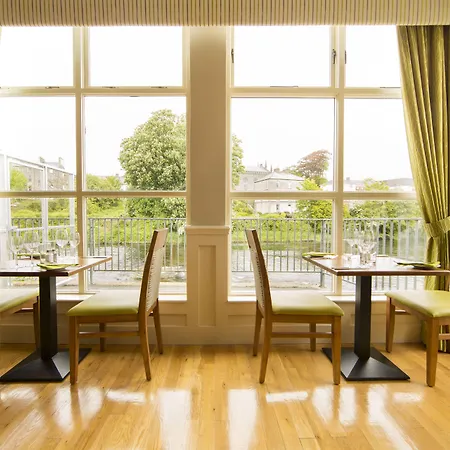 Riverside Hotel-3