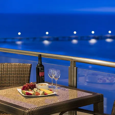 Oaks Glenelg Plaza Pier Suites-3