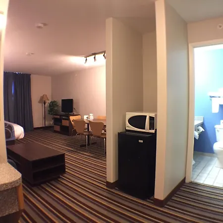 Super 8 By Wyndham Fort Frances-3