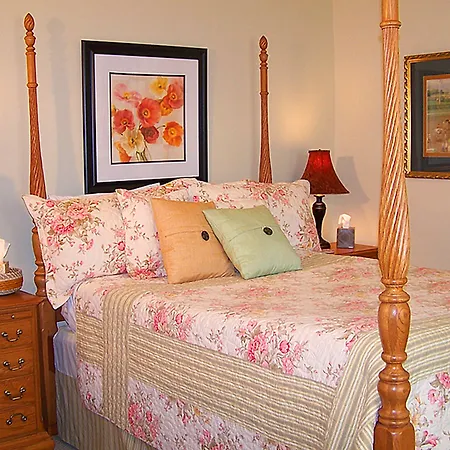 Chez Lyndon Manor-2
