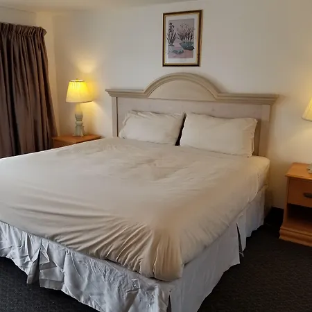 Americas Best Value Inn Hyannis-2