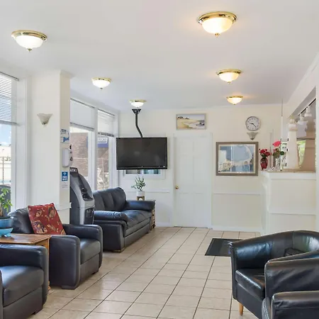 Americas Best Value Inn Hyannis-3