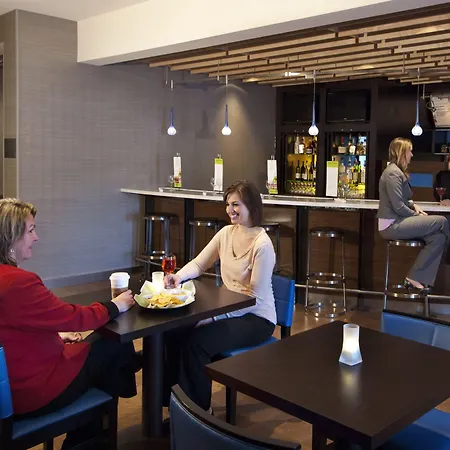 Courtyard By Marriott Madison East-2